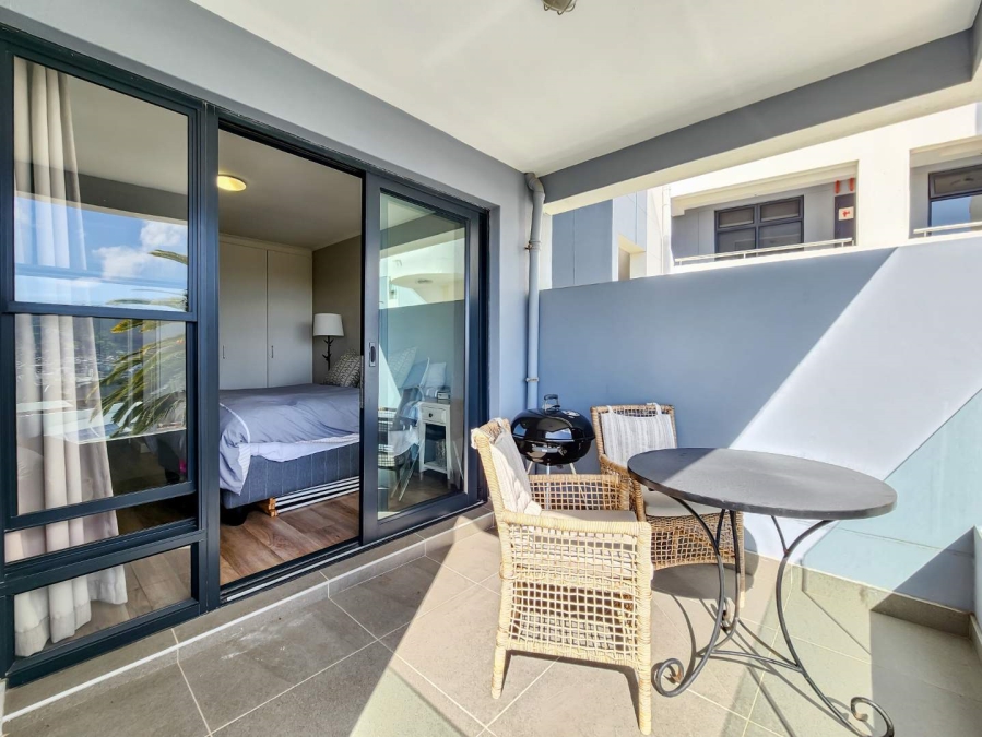 2 Bedroom Property for Sale in Vredehoek Western Cape